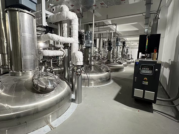 環(huán)保型熱熔膠反應(yīng)釜電加熱油爐「歐能機械」