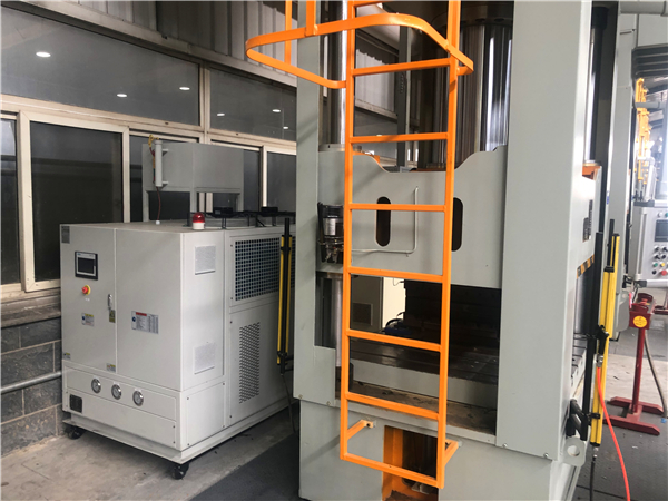 冷熱一體模溫機如何實現同時控溫？「歐能機械」專業講解