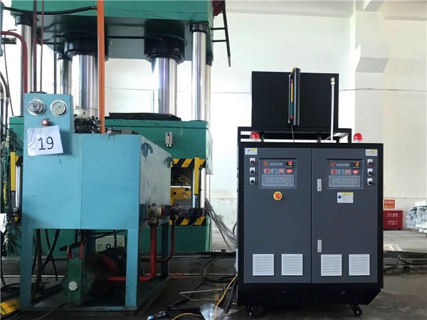 高溫油溫機(jī)有哪些優(yōu)勢